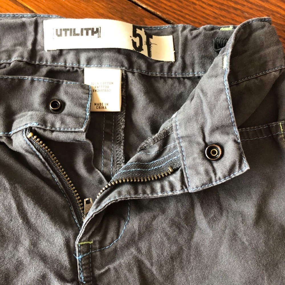 Gray Utility boy shorts 5T adjustable waist